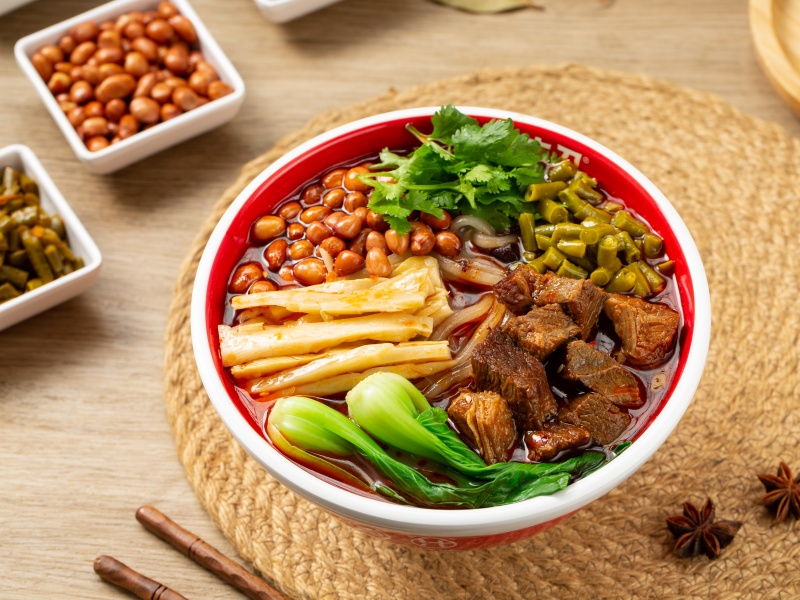 红烧牛肉酸辣粉 (3).jpg